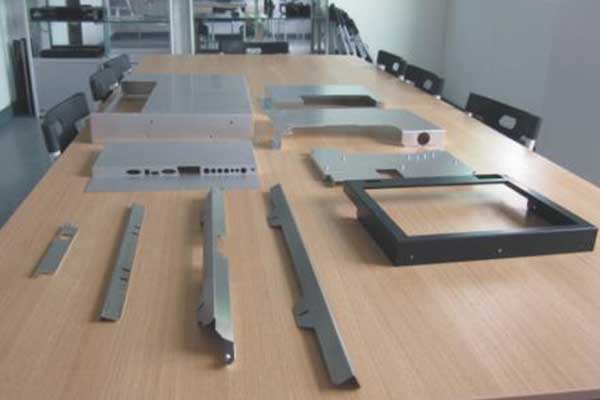 什么是精密钣金、钣金工艺是什么样的.jpg